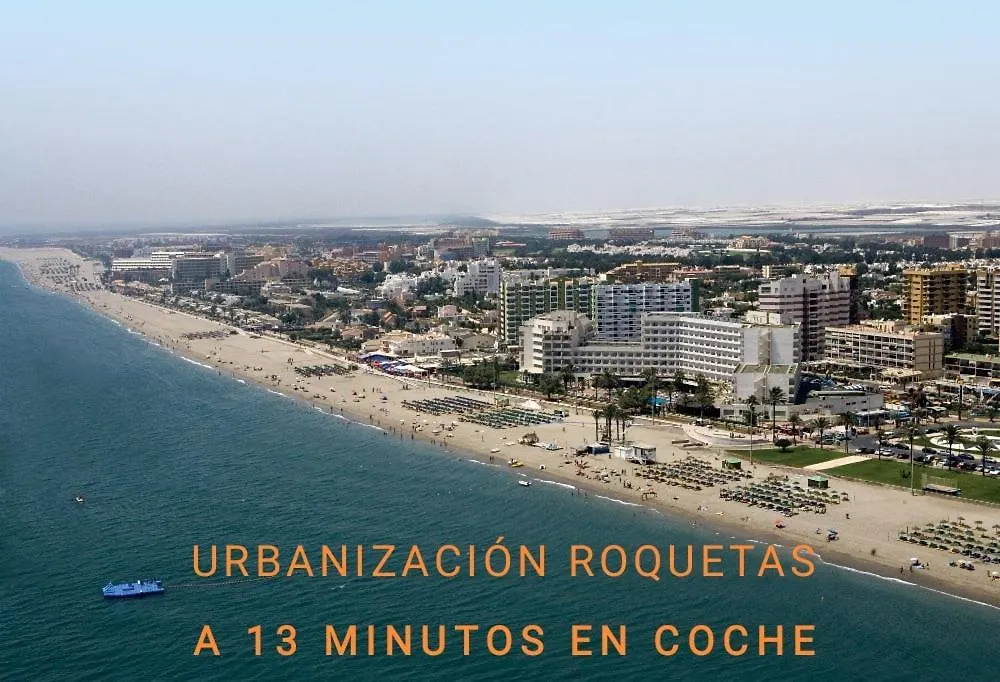 Gran Vivienda Unifamiliar Centrica Y Cercana Al Mar Aguadulce  0*, Aguadulce (Almeria)